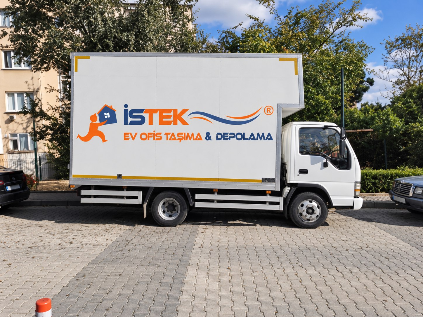 İstek Nakliyat logosu bulunan taşıma aracının yapay zekâ ile yeniden oluşturulmuş temsili görseli